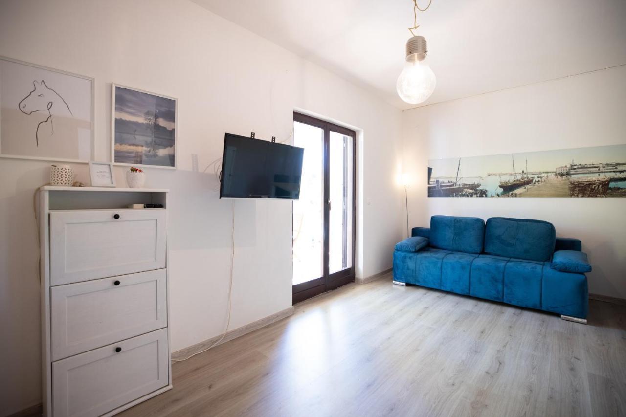 Apartments And A Room Ina ザダル エクステリア 写真