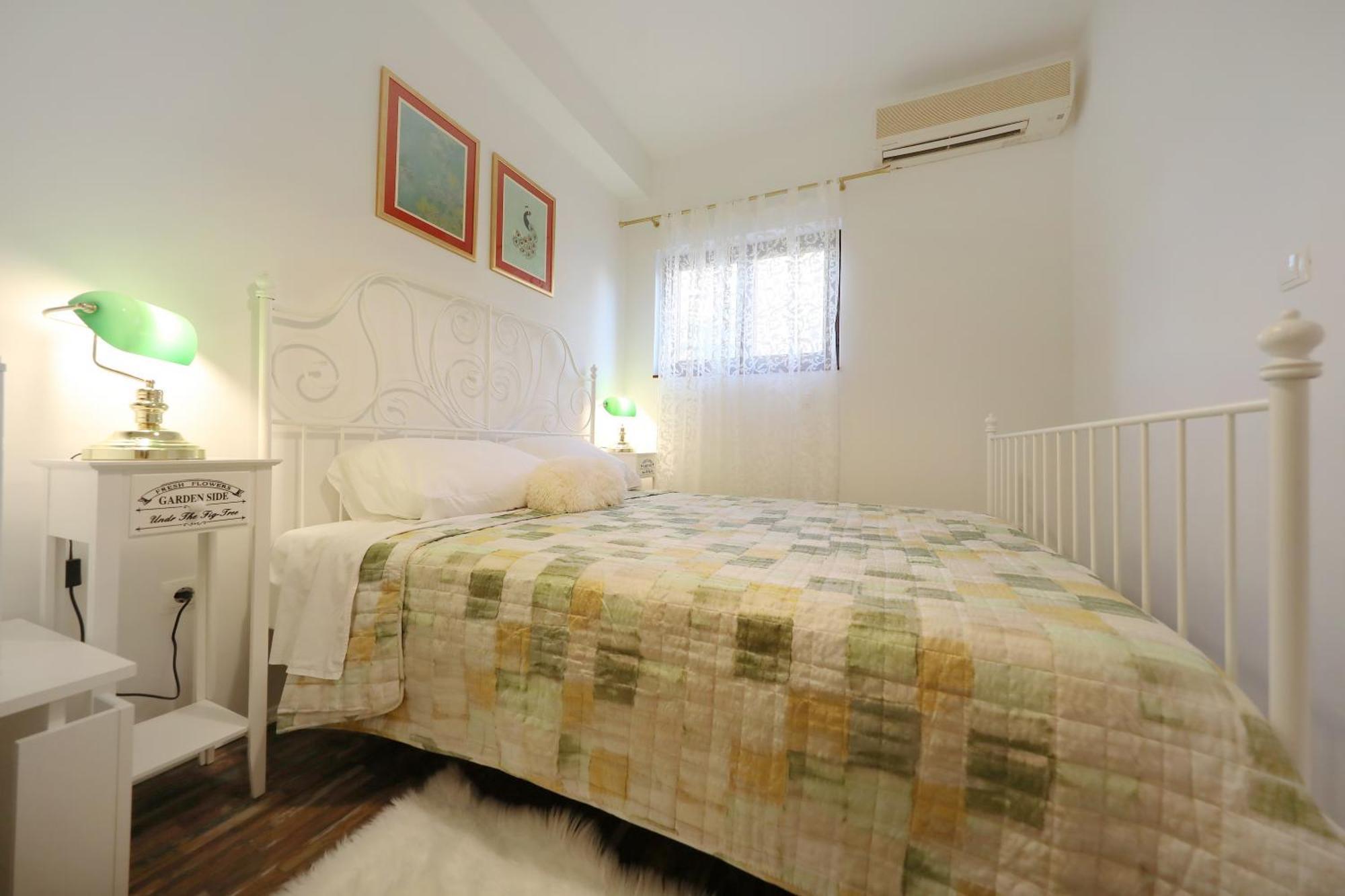Apartments And A Room Ina ザダル エクステリア 写真