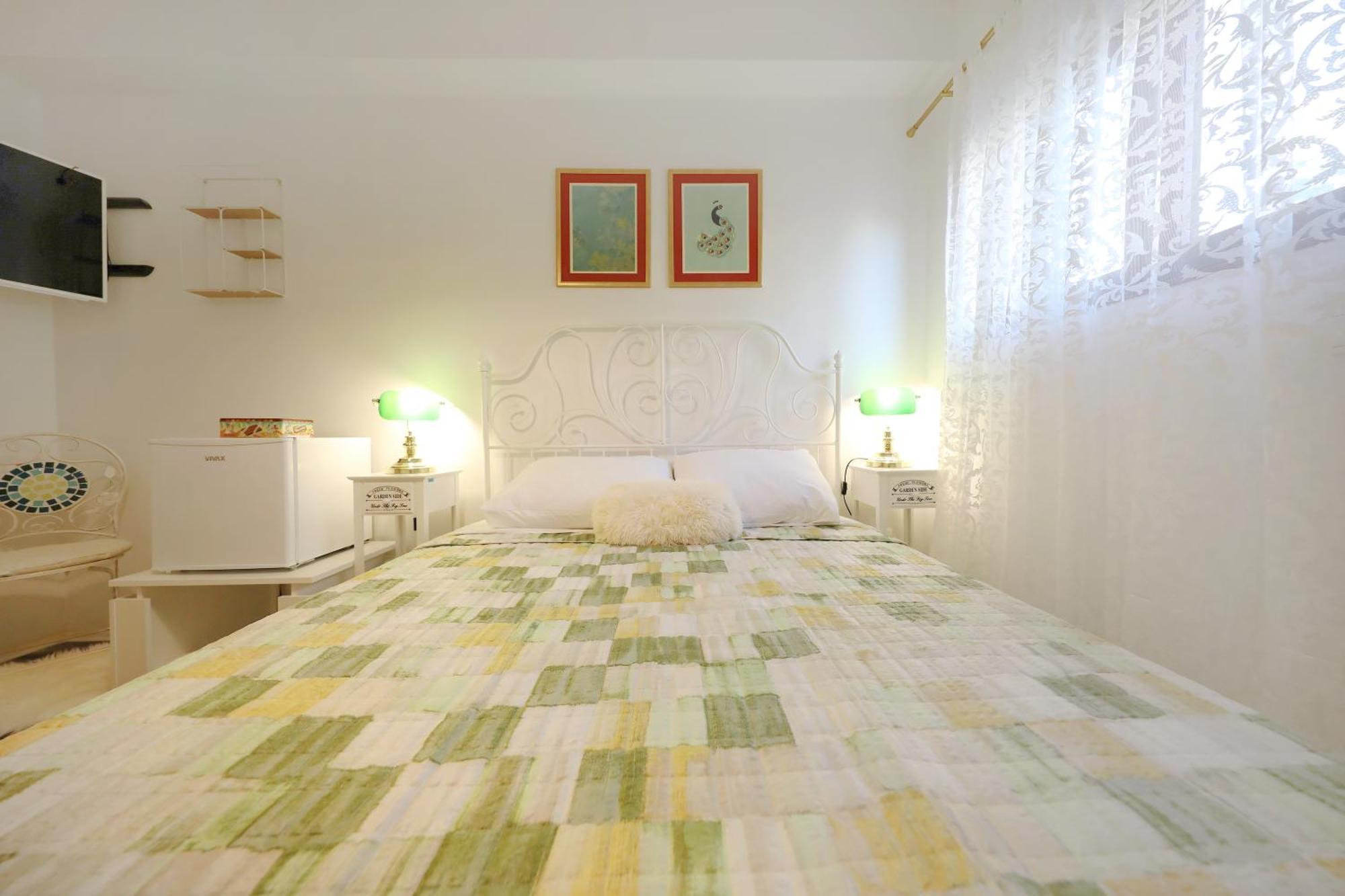 Apartments And A Room Ina ザダル エクステリア 写真