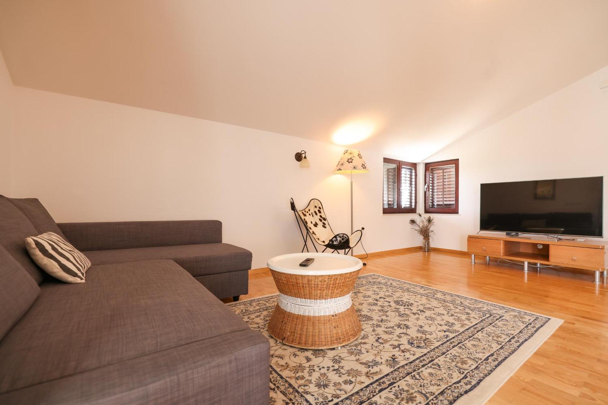 Apartments And A Room Ina ザダル エクステリア 写真